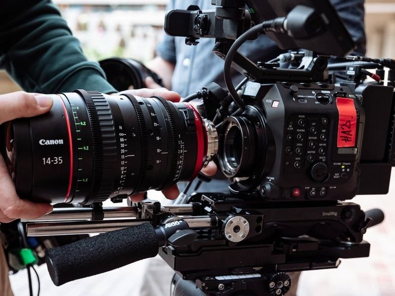 Tournage avec caméra Canon cinéma et optique 14-35